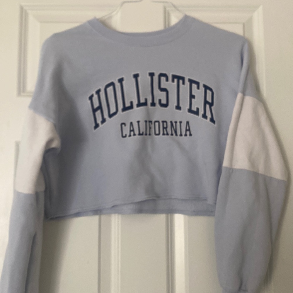 Cropped blue Hollister crew